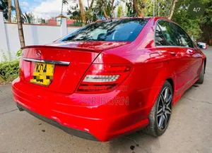 Mercedes-Benz C180 2013 Red
