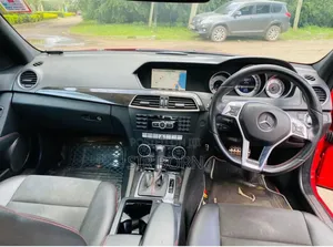 Mercedes-Benz C180 2013 Red