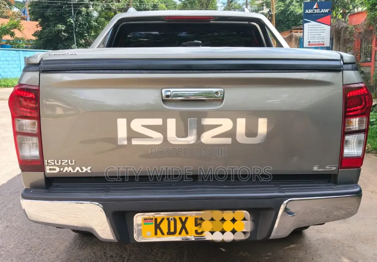 Isuzu D-MAX 2022 Gray