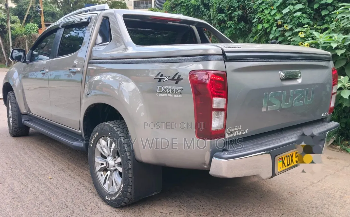 Isuzu D-MAX 2022 Gray