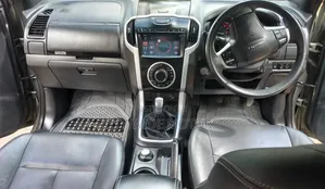 Isuzu D-MAX 2022 Gray