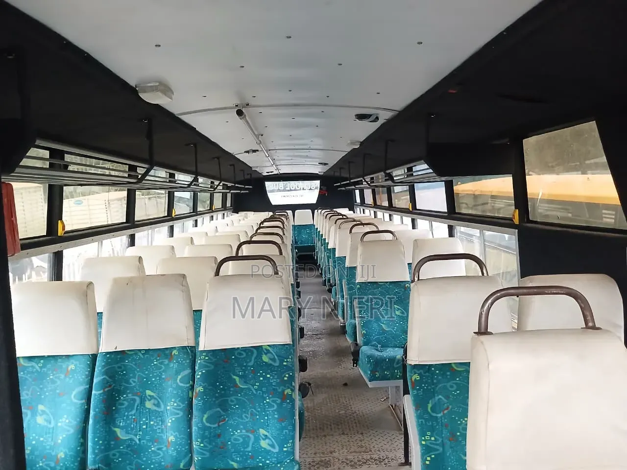 Isuzu Executive Bus 2004 Yellow