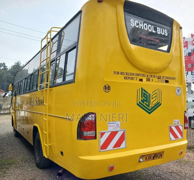 Isuzu Executive Bus 2004 Yellow - thumbnail 11