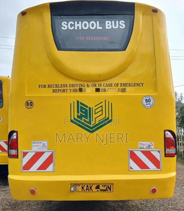 Isuzu Executive Bus 2004 Yellow - thumbnail 12