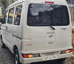 Daihatsu Hijet 2018 White