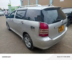 Toyota Wish 2005 Silver