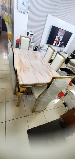 Mable Dinning Table