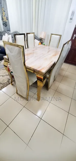 Mable Dinning Table