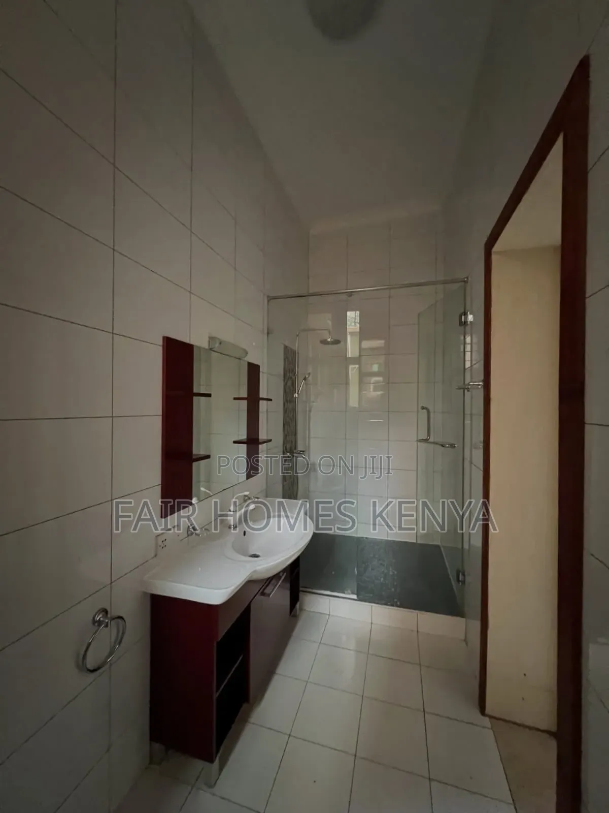 4bdrm Townhouse / Terrace in Riverside Drive for rent