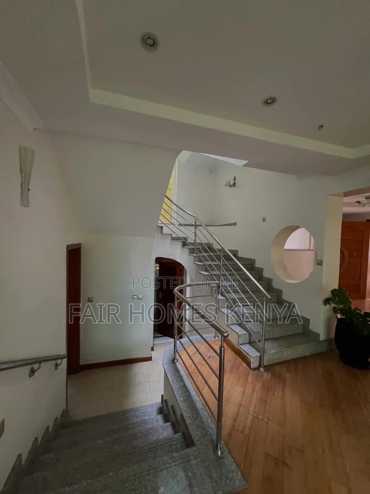 4bdrm Townhouse / Terrace in Riverside Drive for rent