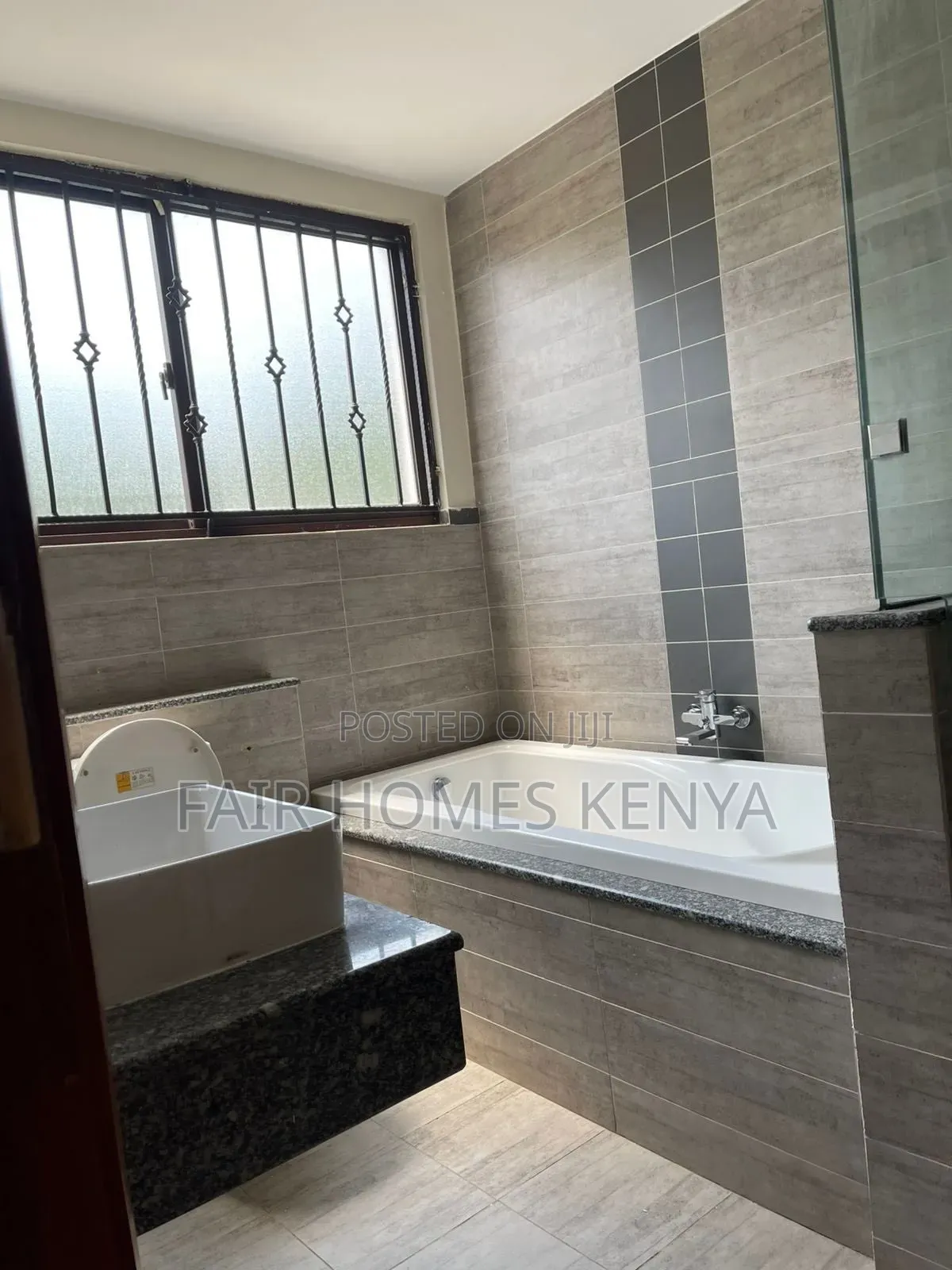4bdrm Townhouse / Terrace in Lavington Maji, Muthangari for rent