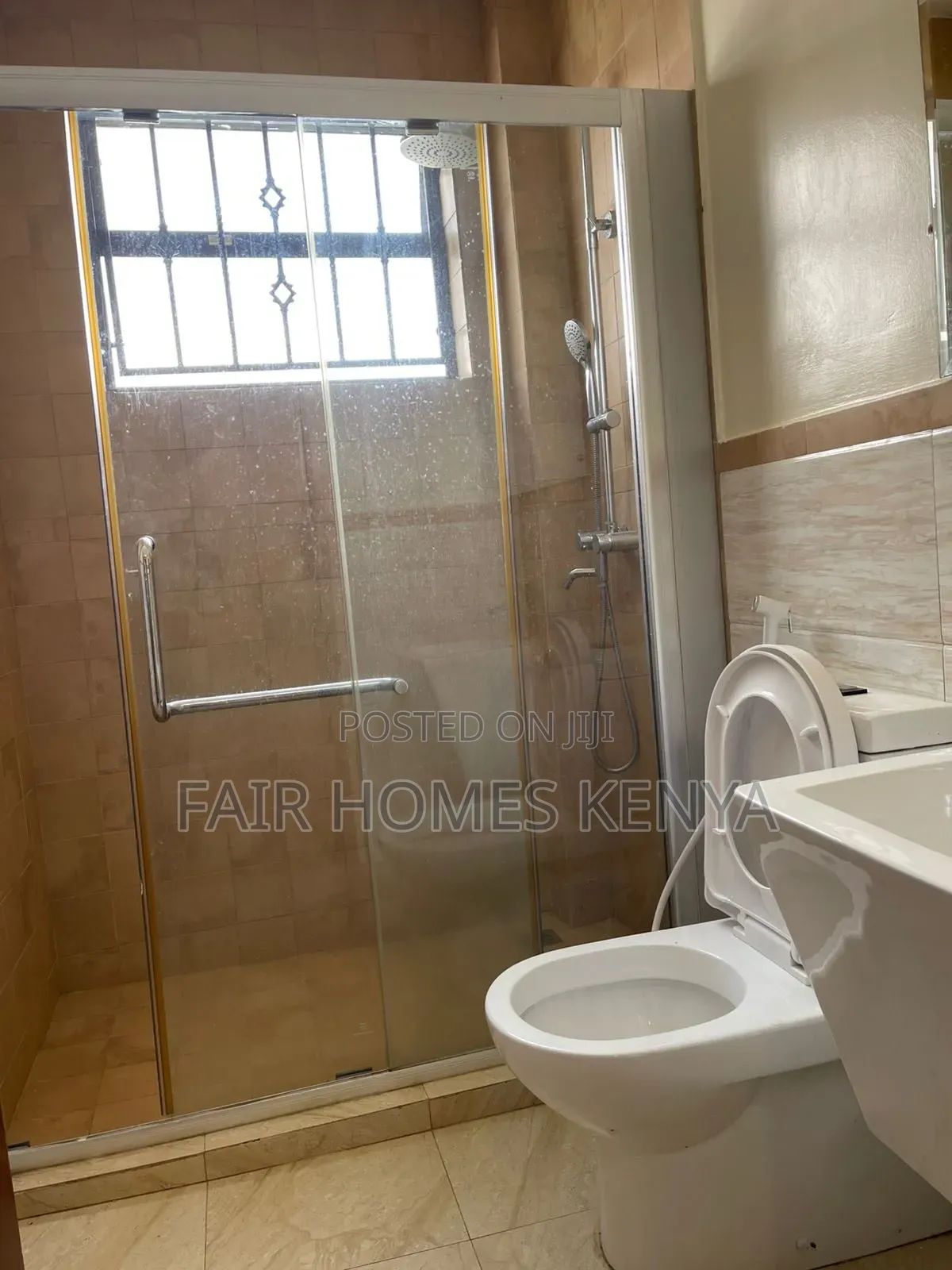 4bdrm Townhouse / Terrace in Lavington Maji, Muthangari for rent