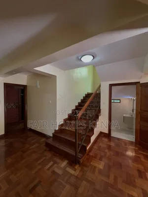 5bdrm Townhouse / Terrace in Othaya Road, Valley Arcade for rent