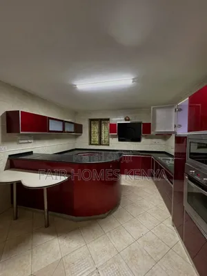 5bdrm Townhouse / Terrace in Othaya Road, Valley Arcade for rent