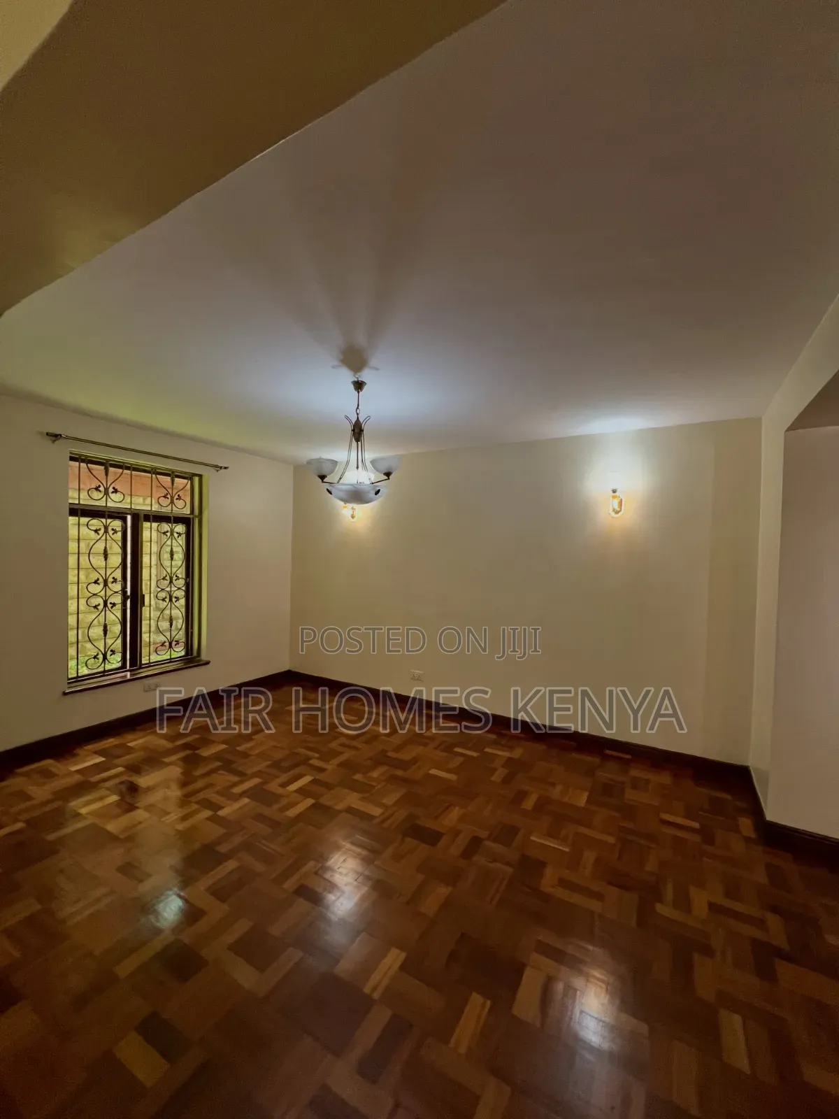 5bdrm Townhouse / Terrace in Othaya Road, Valley Arcade for rent
