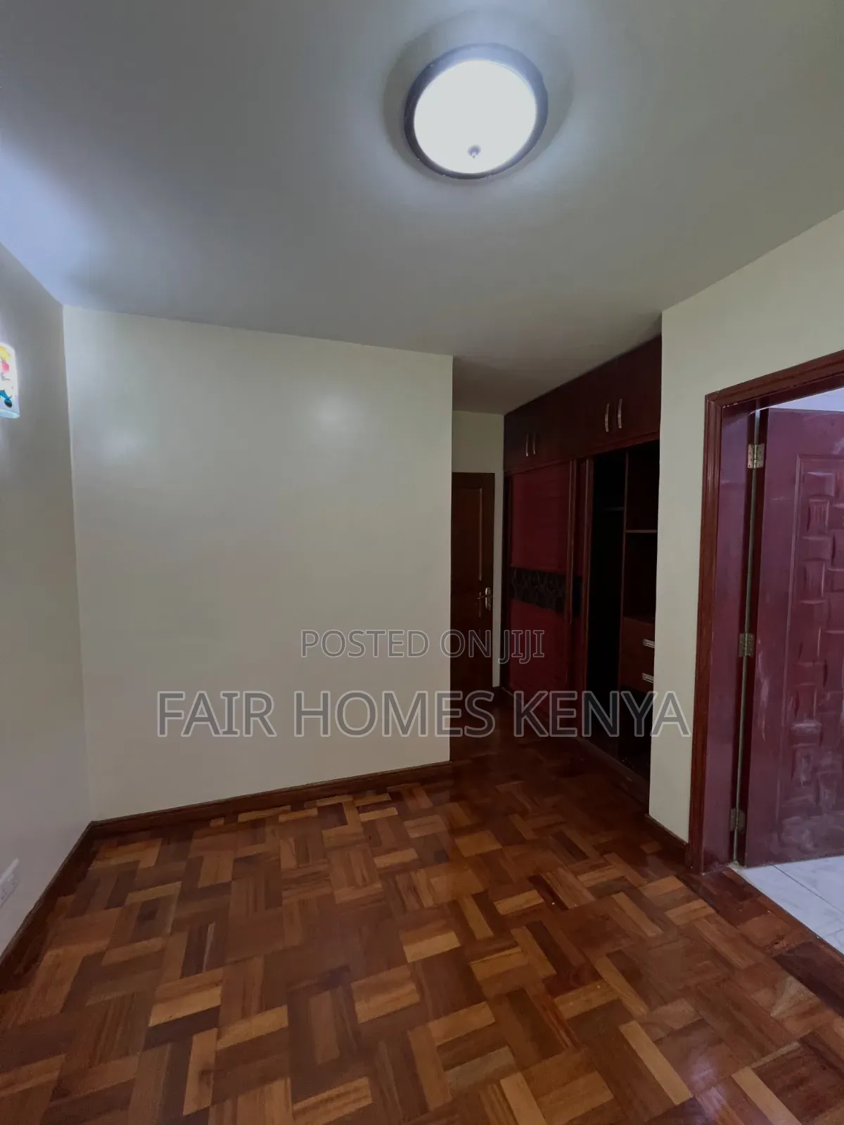 5bdrm Townhouse / Terrace in Othaya Road, Valley Arcade for rent