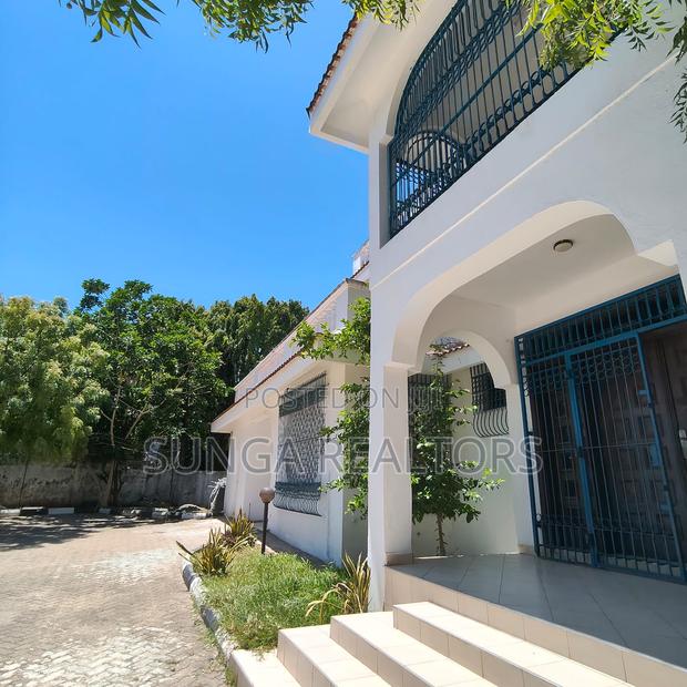 5bdrm House in Nyali Mkomani for rent - main view