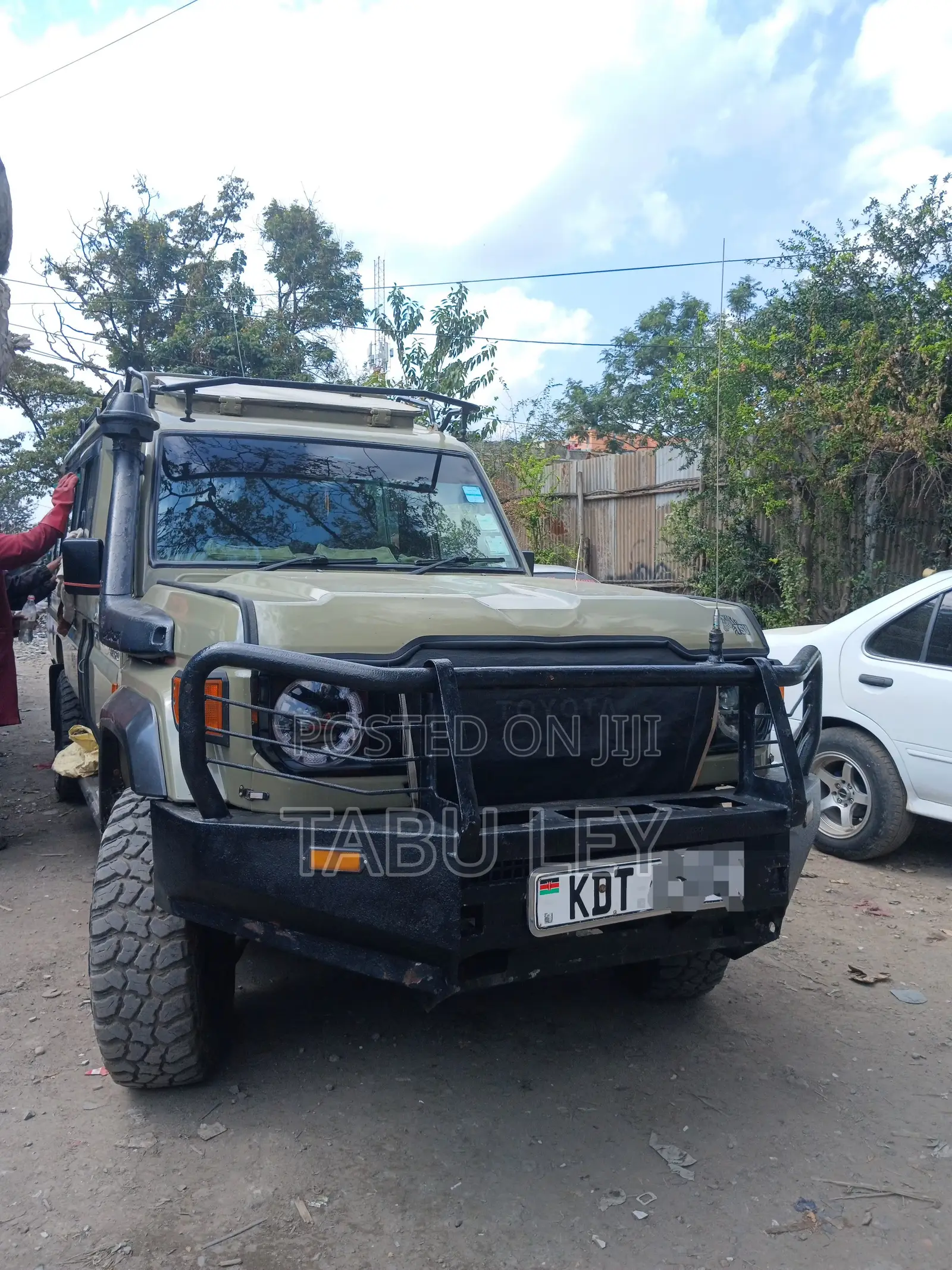 Toyota Land Cruiser 79 Series 2017 Beige