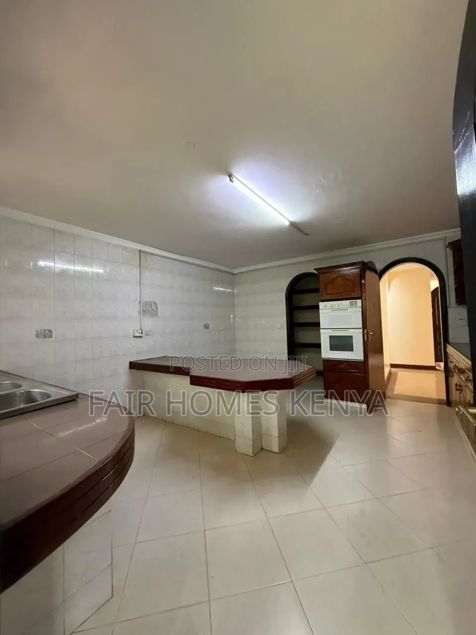 5bdrm Townhouse/Terrace in Riverside Drive for sale