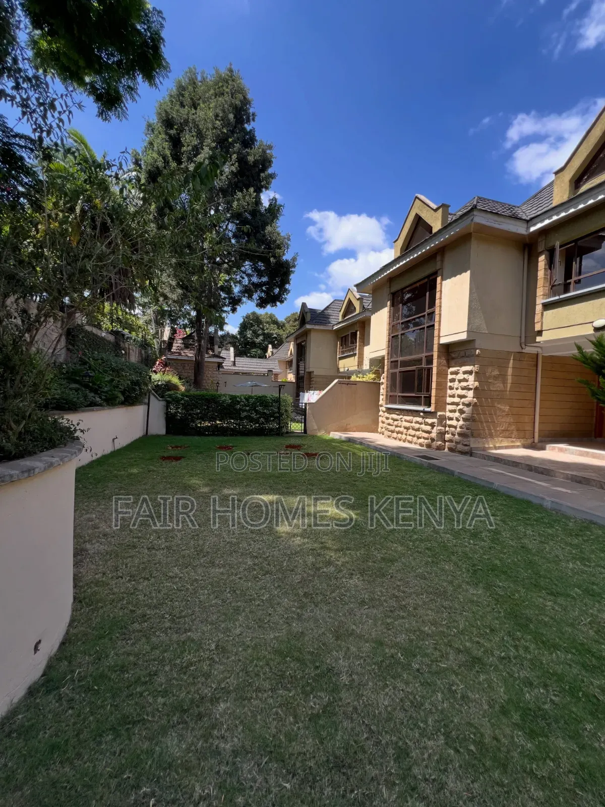 5bdrm Townhouse / Terrace in Convent Drive, Muthangari for rent