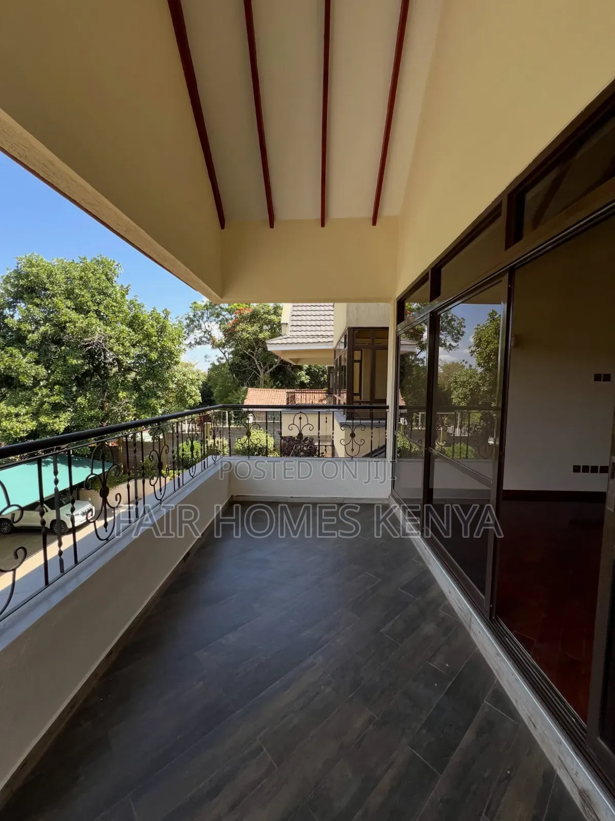 5bdrm Townhouse / Terrace in Convent Drive, Muthangari for rent