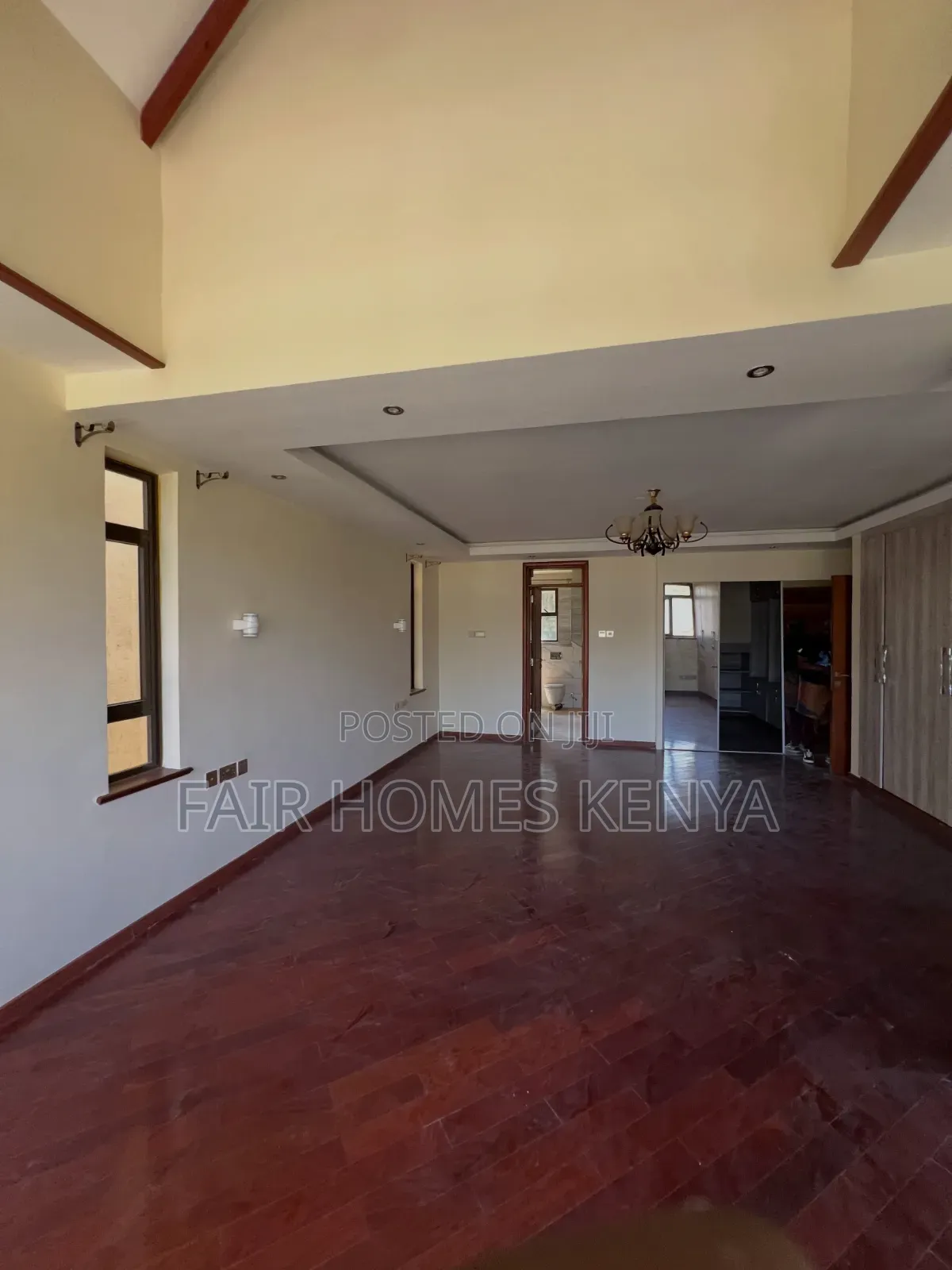 5bdrm Townhouse / Terrace in Convent Drive, Muthangari for rent
