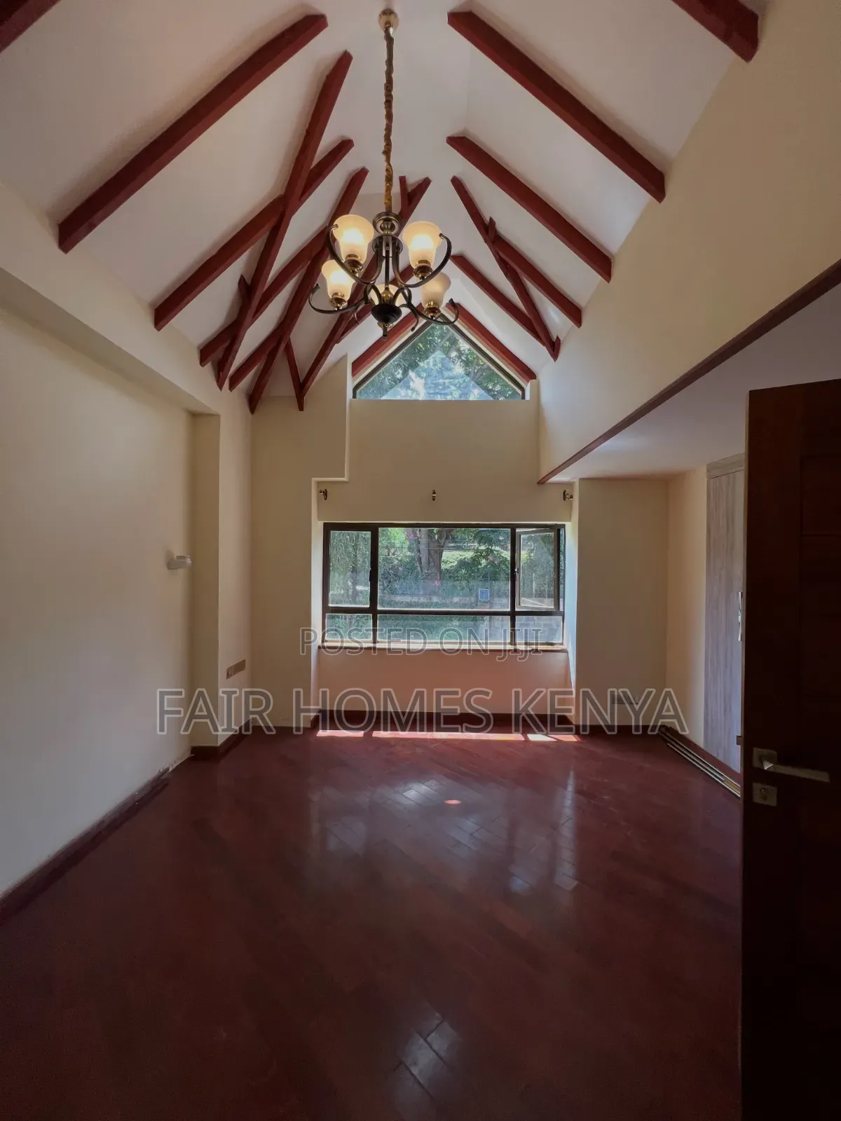 5bdrm Townhouse / Terrace in Convent Drive, Muthangari for rent