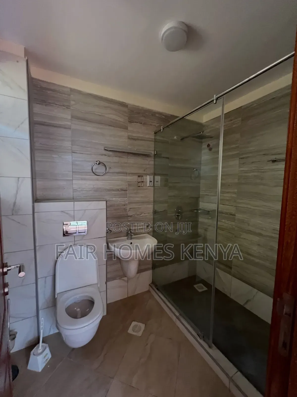 5bdrm Townhouse / Terrace in Convent Drive, Muthangari for rent