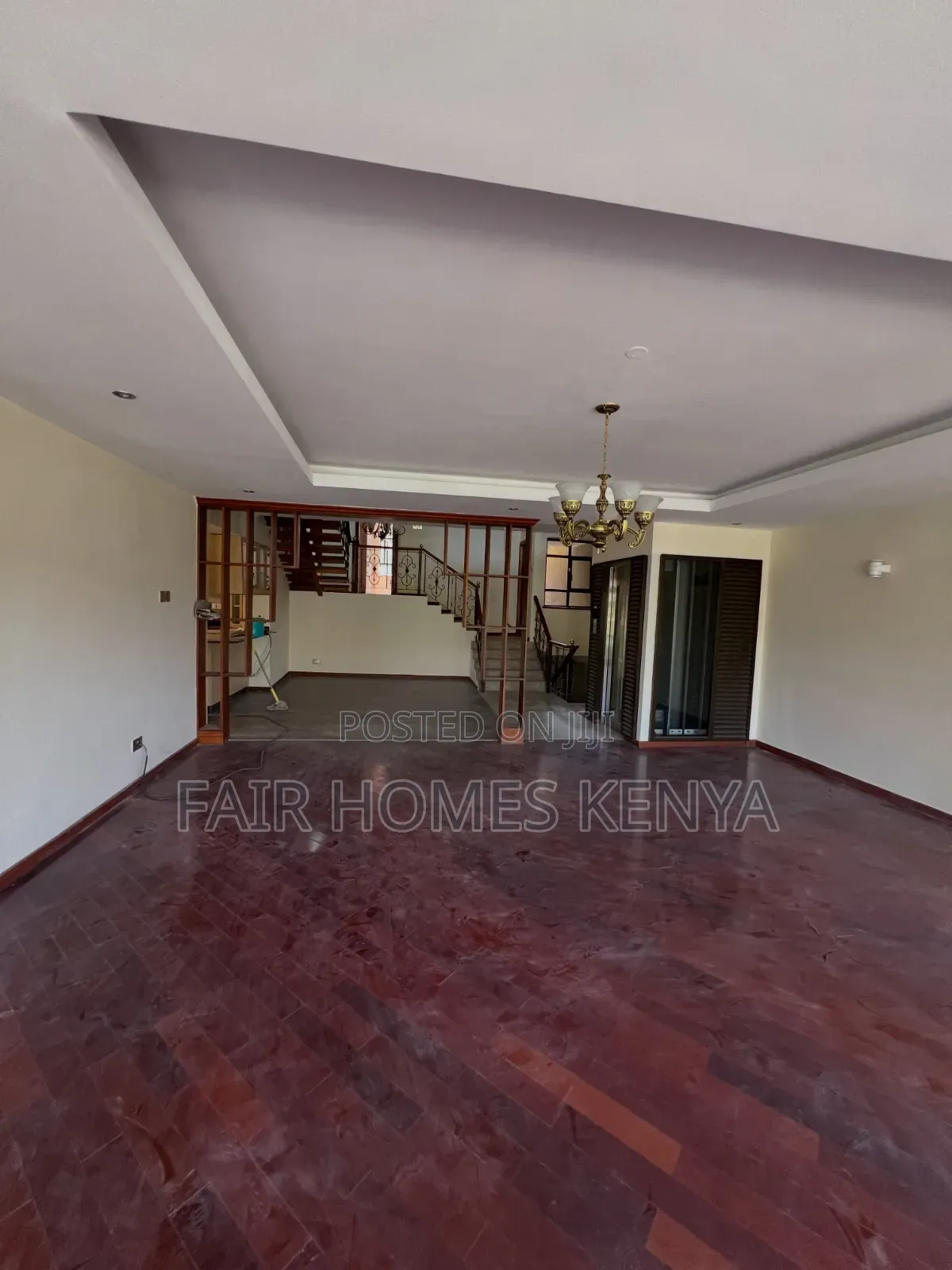 5bdrm Townhouse / Terrace in Convent Drive, Muthangari for rent
