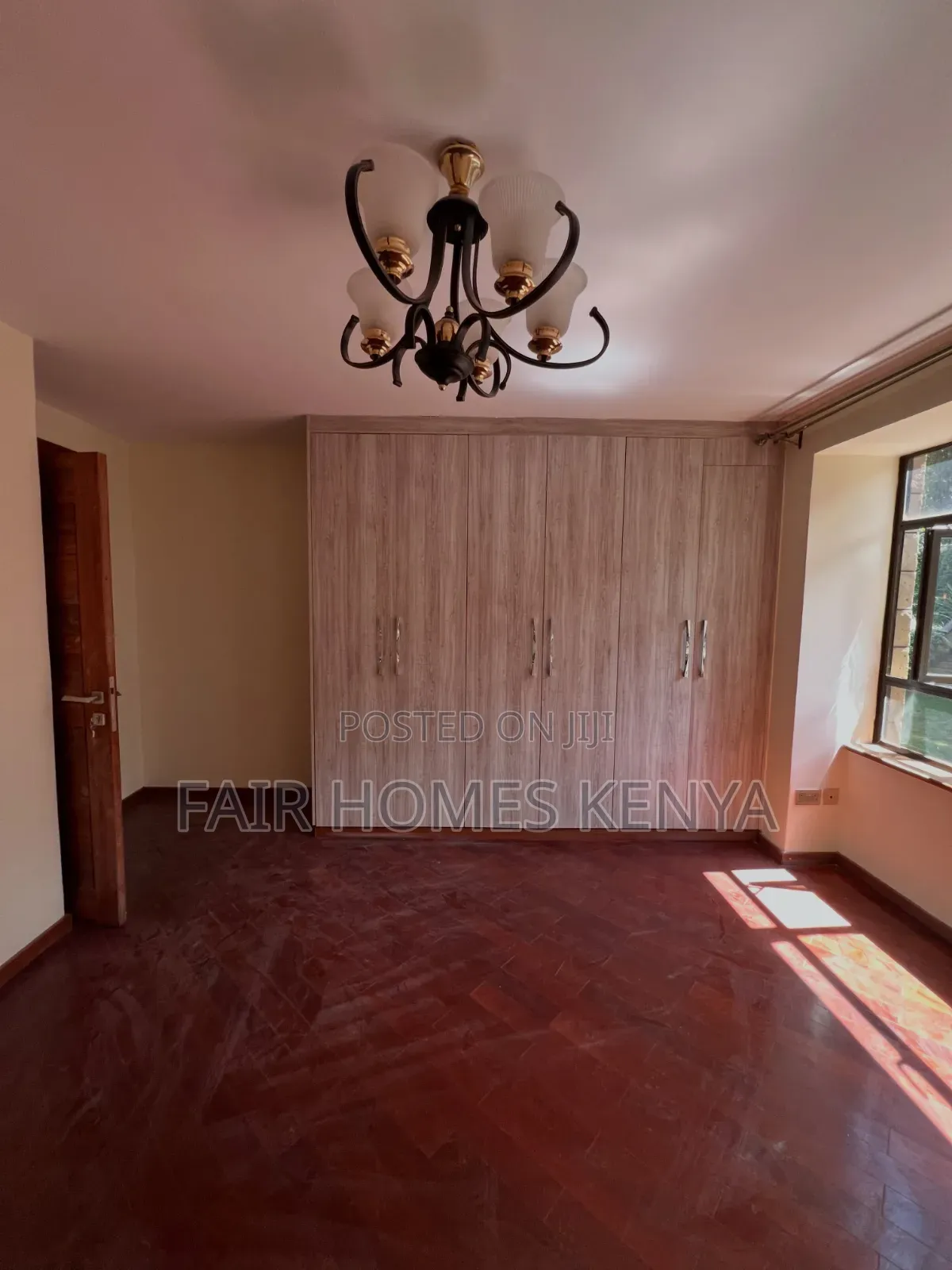 5bdrm Townhouse / Terrace in Convent Drive, Muthangari for rent