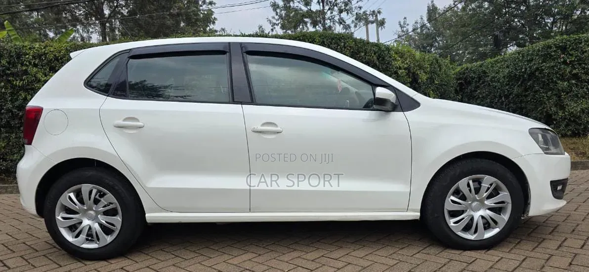 Volkswagen Polo 2011 White