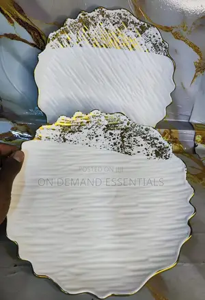 10" Dinner Plate
Very Unique
