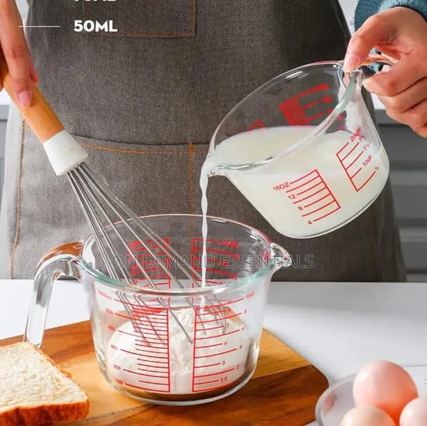 Borosilicate Glass Measuring Cup - main view