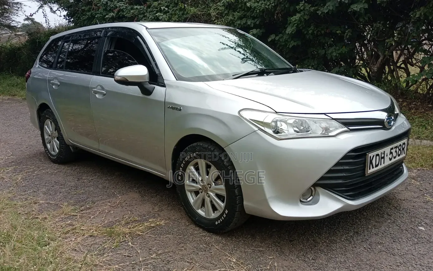 Toyota Corolla Fielder 2016 Silver