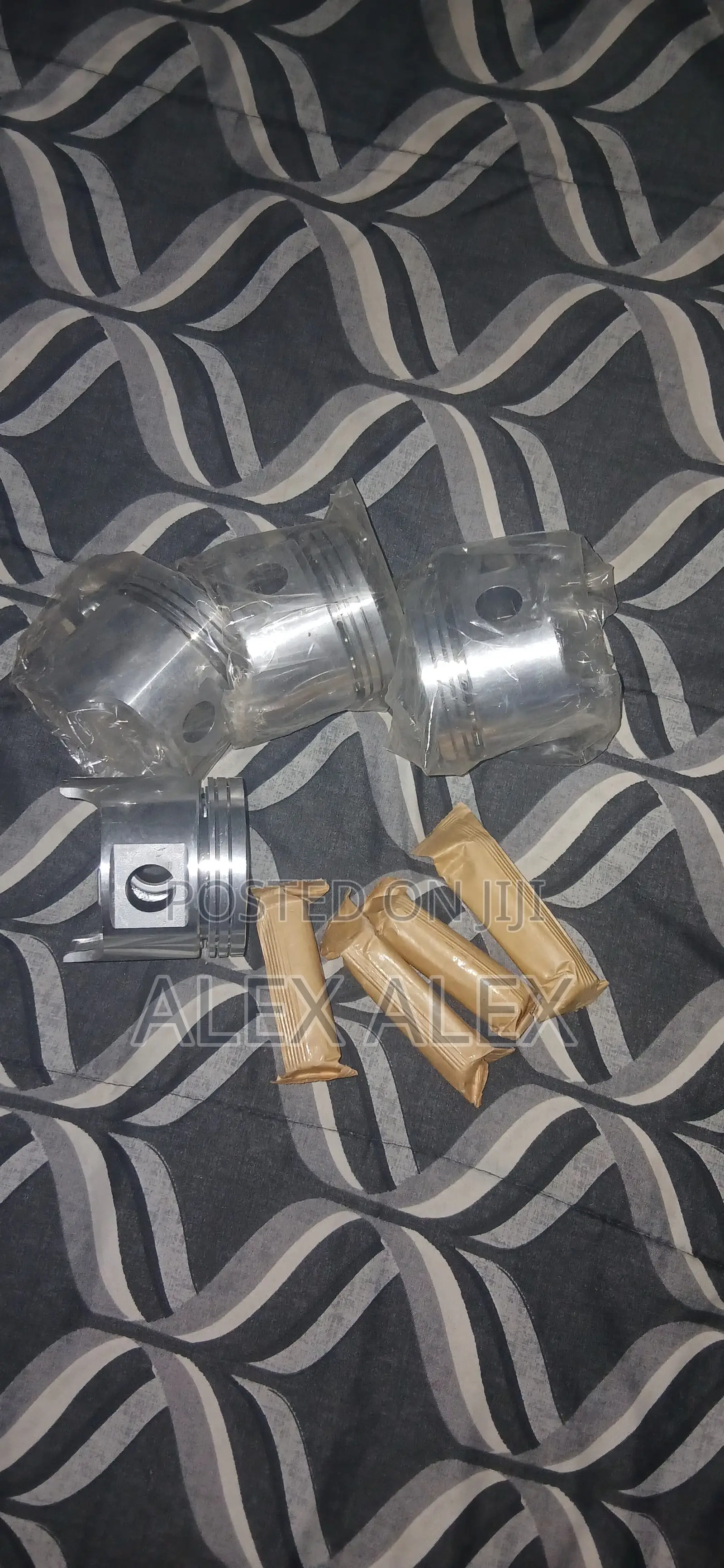 Mazda Engine Piston and Pins