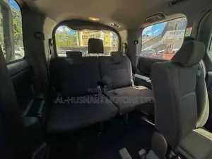 Toyota Esquire 2.0 FWD (8 seater) 2019 Black