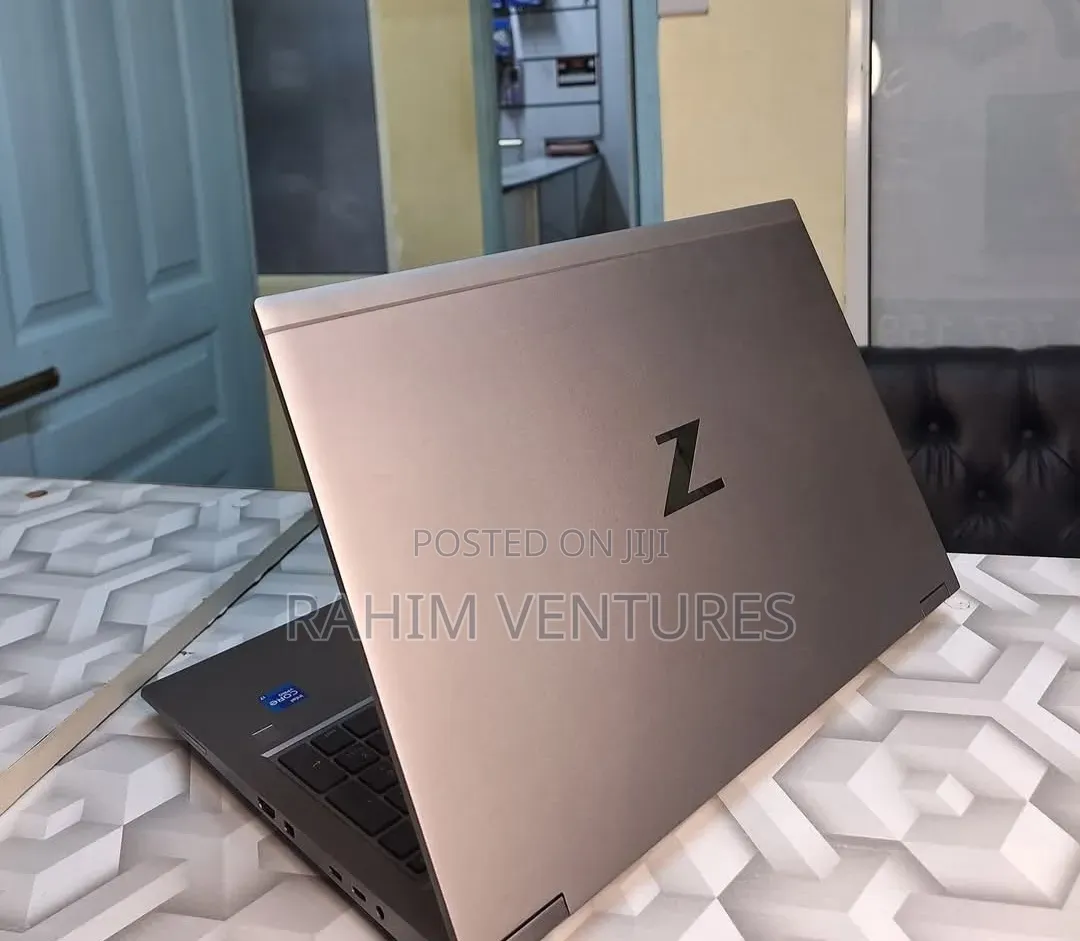 Laptop HP ZBook Firefly G8 16GB Intel Core i7 SSD 512GB