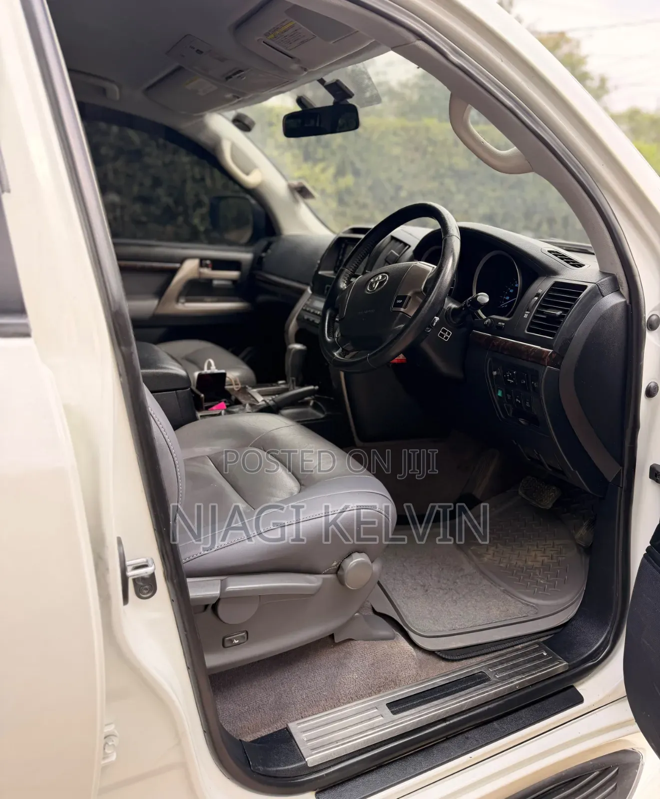 Toyota Land Cruiser 4.6 V8 ZX 2009 White
