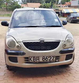 Toyota Duet 2002 Silver