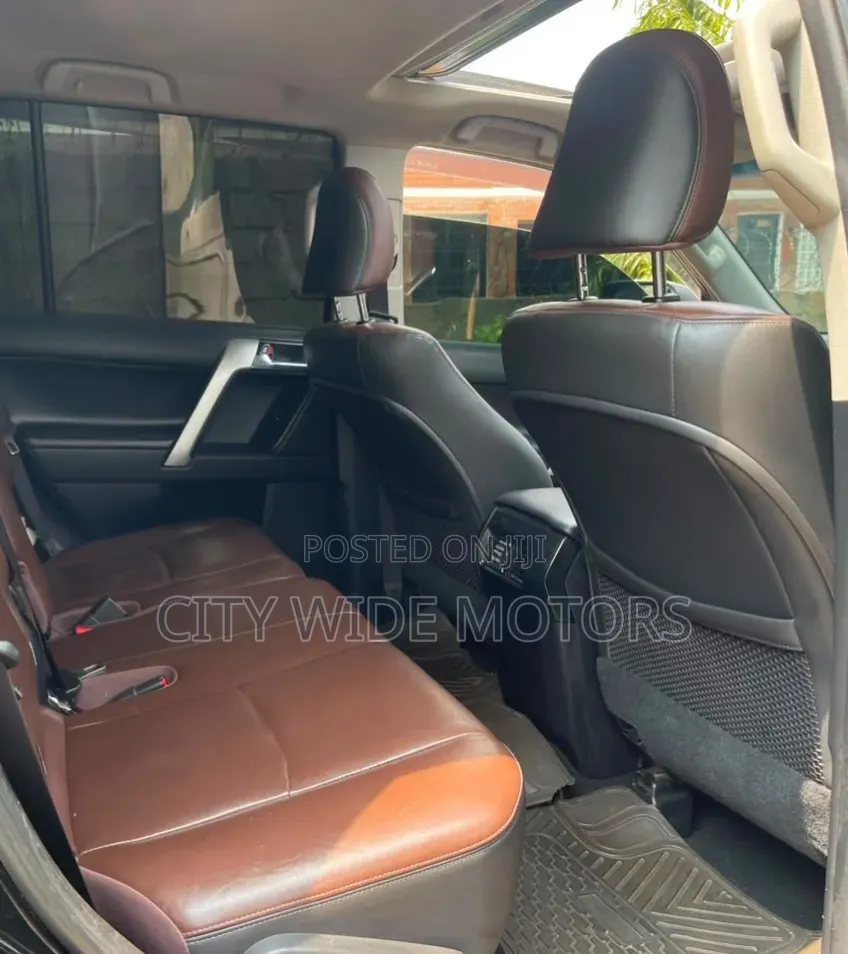 Toyota Land Cruiser Prado 2017 Black