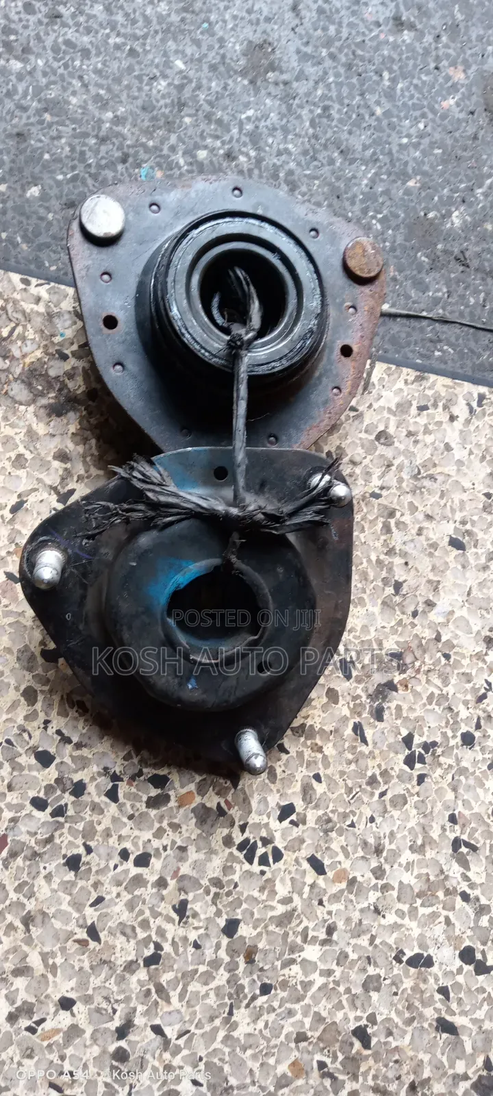 Shock Mounts Toyota Voxy/Noah Old Model