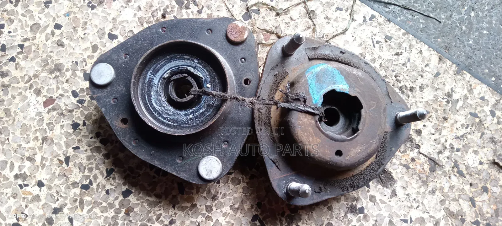 Shock Mounts Toyota Voxy/Noah Old Model