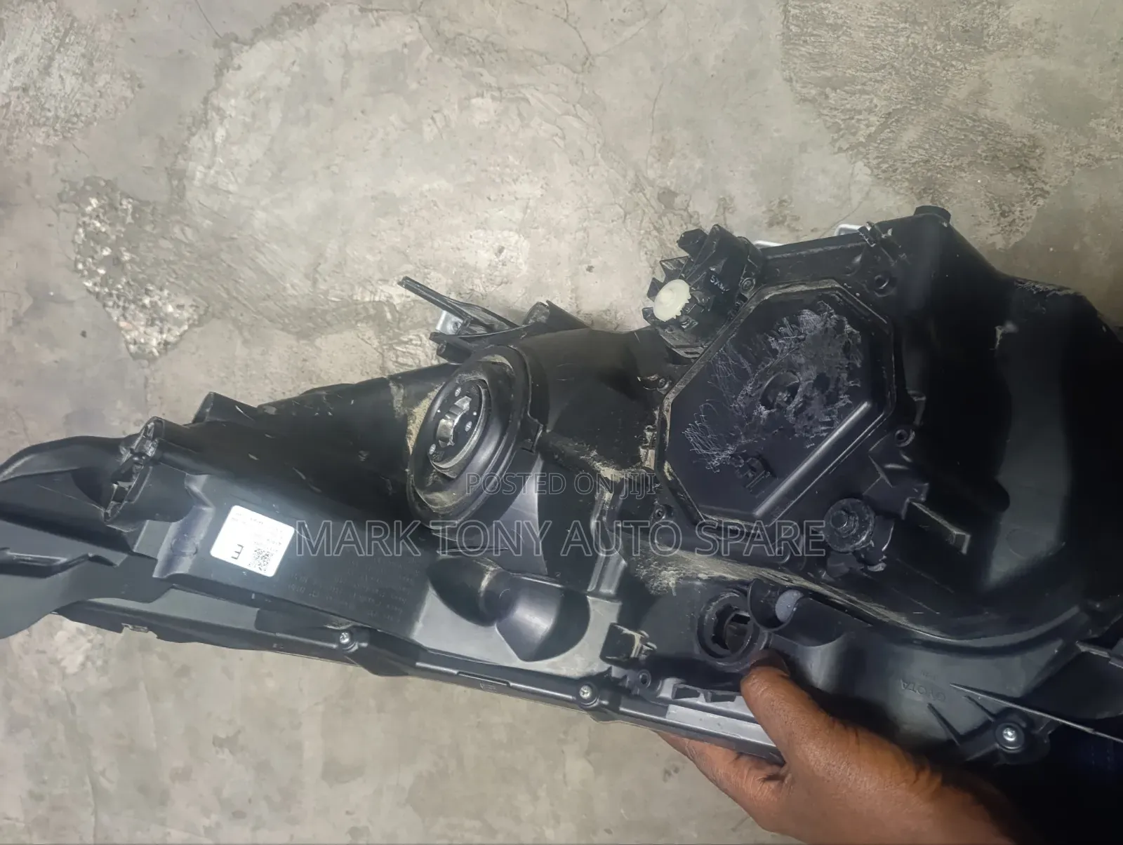 Toyota Noah 2017 Headlight Zenon Clean