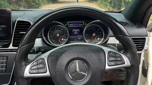 Mercedes-Benz GLE-Class 2019 White