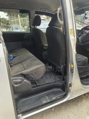 Toyota Noah 2011 White