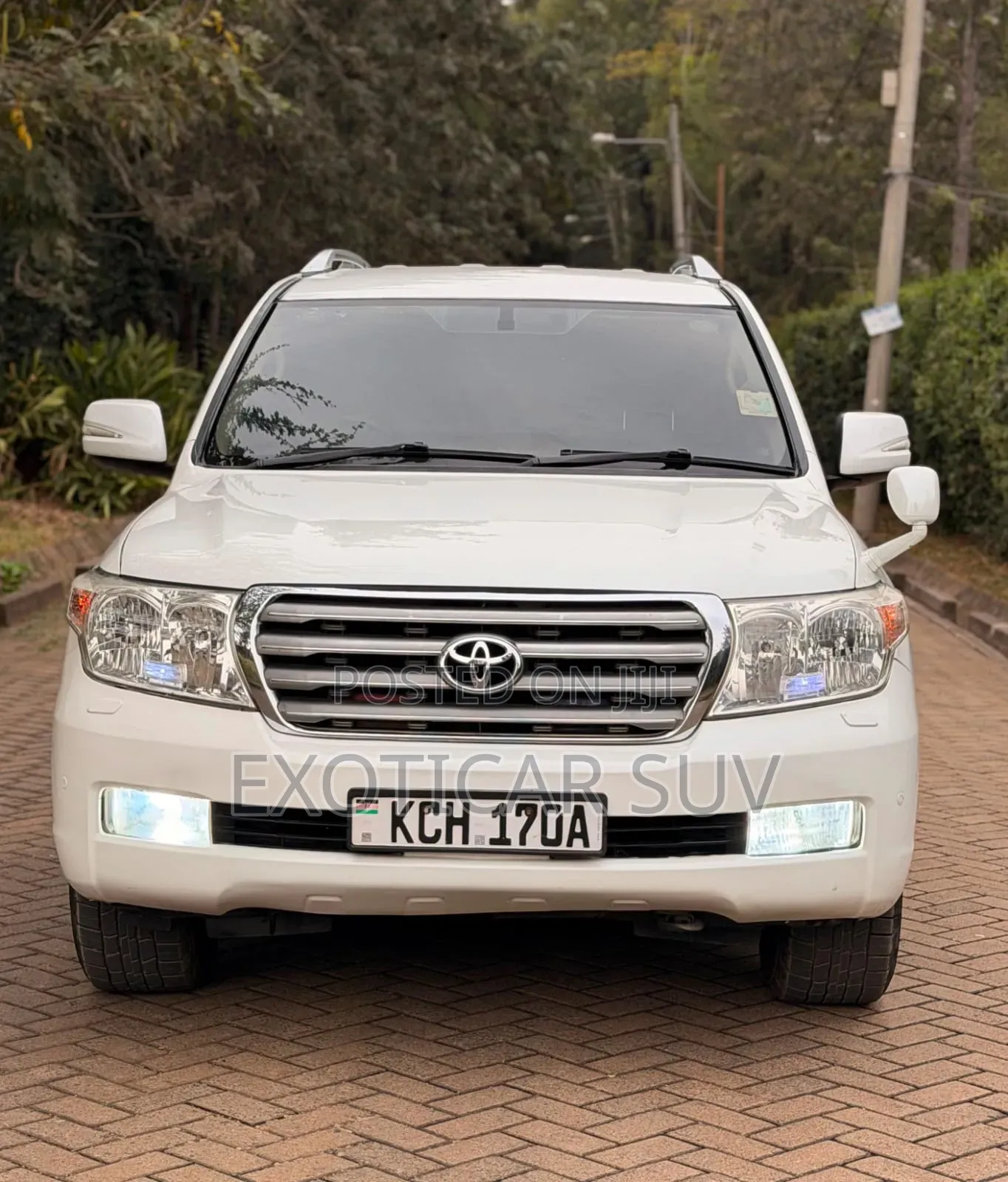 Toyota Land Cruiser 2010 White