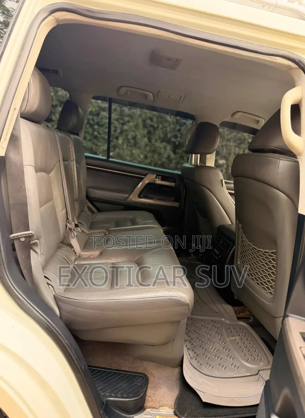 Toyota Land Cruiser 2010 White