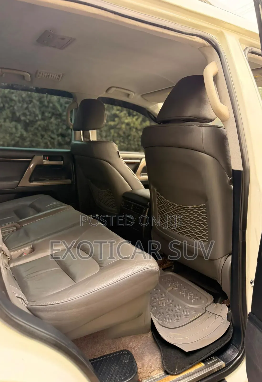Toyota Land Cruiser 2010 White