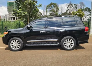 Toyota Land Cruiser 2012