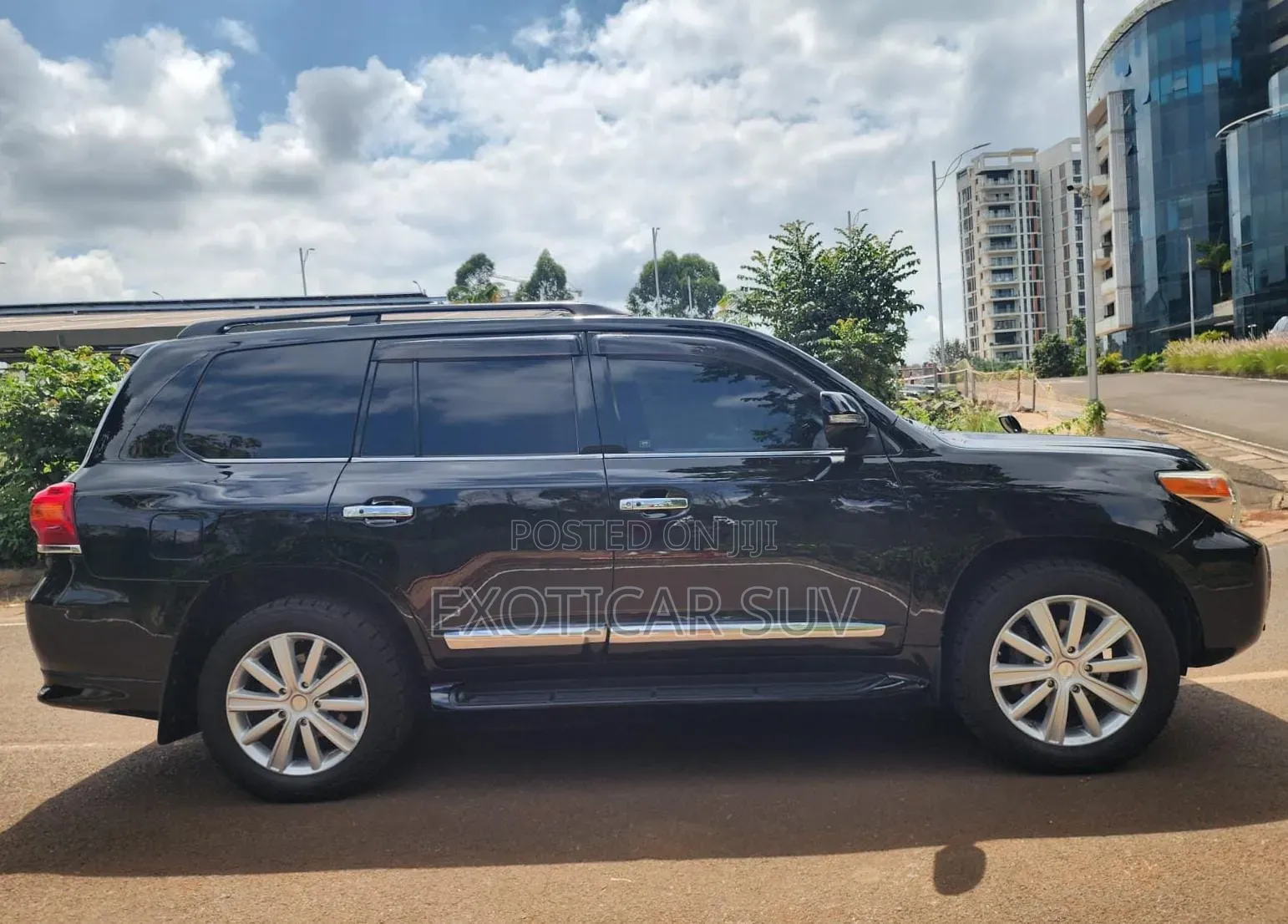 Toyota Land Cruiser 2012